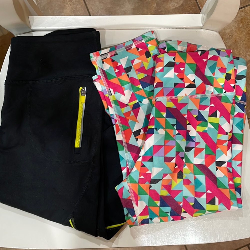 Fabletics athletic wear. Bundle of 2. Both XXS. Fits just below the knee.